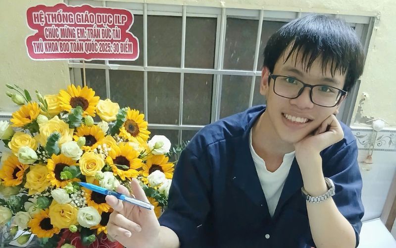 Thí sinh ôn thi đánh giá tư duy tại ILP Cá Voi Xanh
