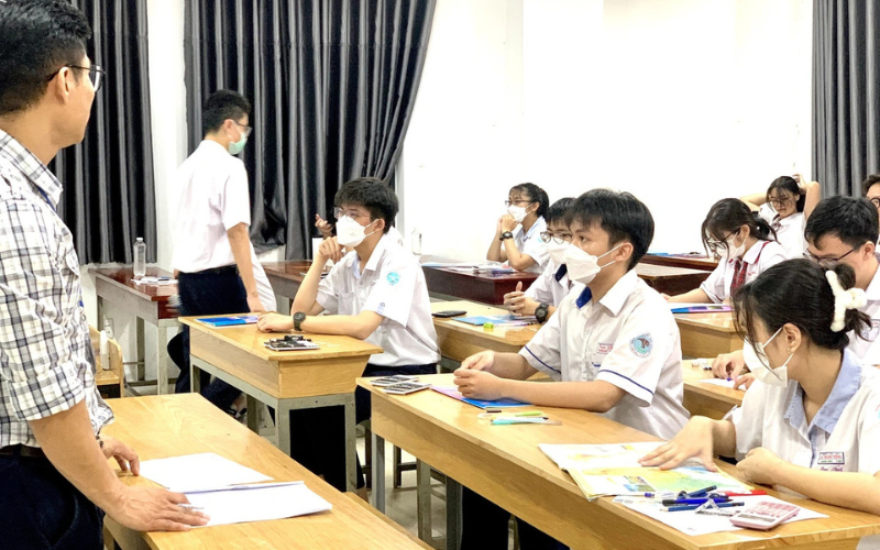 Hình thức thi và các môn bắt buộc